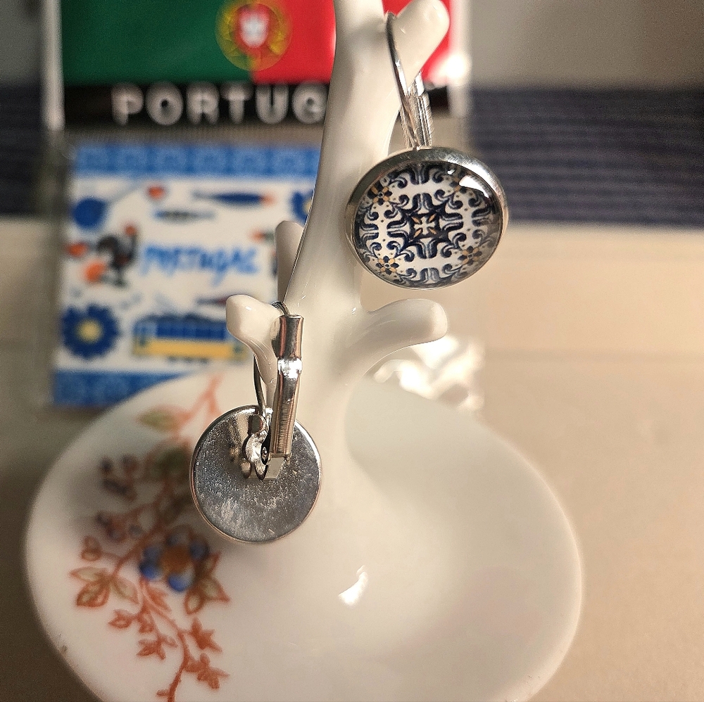 Portugal Earrings & Magnet - Picture 3 of 3